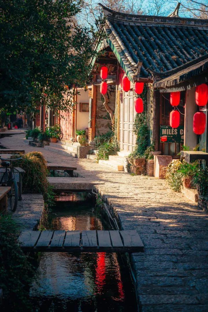 逃离废弃的建筑